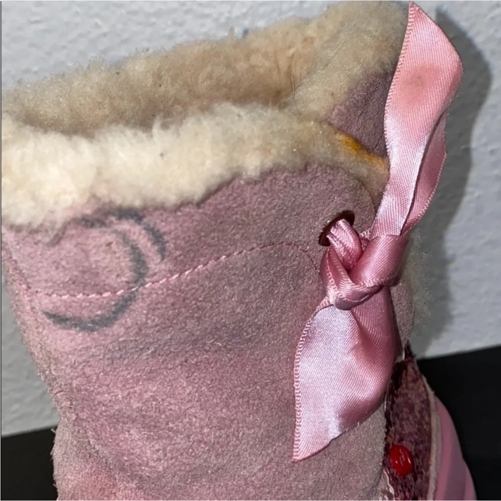 Authentic UGG designer pink suede leather designer boots Sz 6 Euro 37
